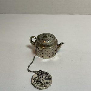 Vintage 1933 Chicago 100 Year Anniversary Souvenir Teapot Tea Strainer Tea Ball